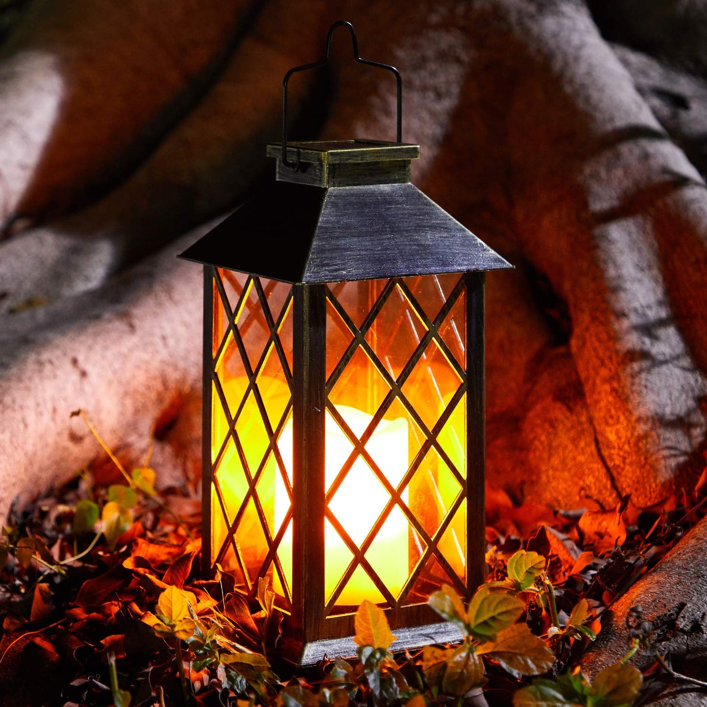 Solar Lanterns for The Garden– 2 Pack Garden Lanterns Flickering Moroccan-Style Outdoor Lights Auto On/Off Waterproof IP44 Warm White LED Ideal for Patio, Pathway & Christmas Decor