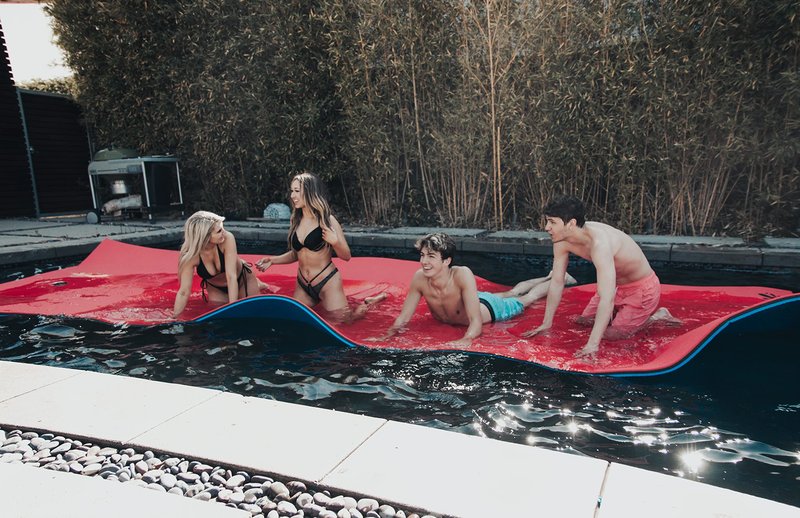 SOWKT Premium Lily Pad Floating Mat for Lake, Pool & Boat — 18x6 ft or 8x4 ft with Bag, Foam Floating Water Mat | Floating Mats for Lake, Pool Float (Blue/Black/Red)