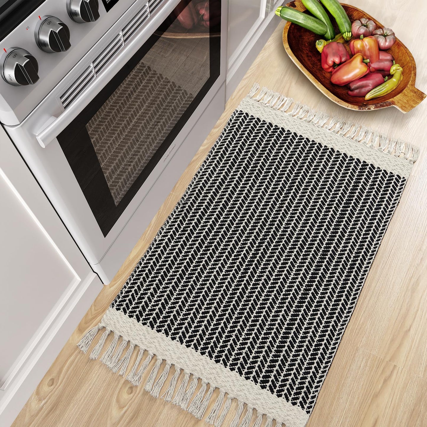Lahome Belle Boho Bathroom Rugs, Small 2x3 Front Door Mat Lightweight Kitchen Rug Woven Cotton Area Rug with Tassels, Farmhouse Washable Black and White Throw Rug Low Pile Carpet for Entry Laundry