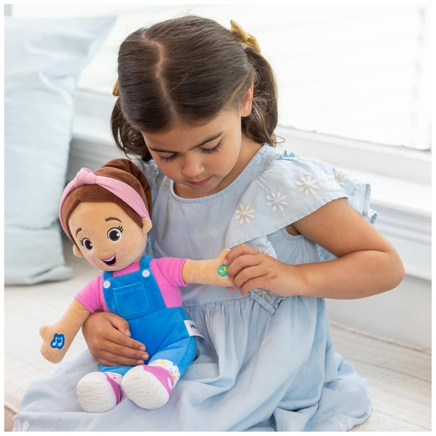 Ms. Rachel Official Speak & Sing Doll, 16” Tall Interactive Toy with 4 Songs & 16+ Phrases, Toddler Toys for Girls & Boys Ages 6 Months to 3+ Years