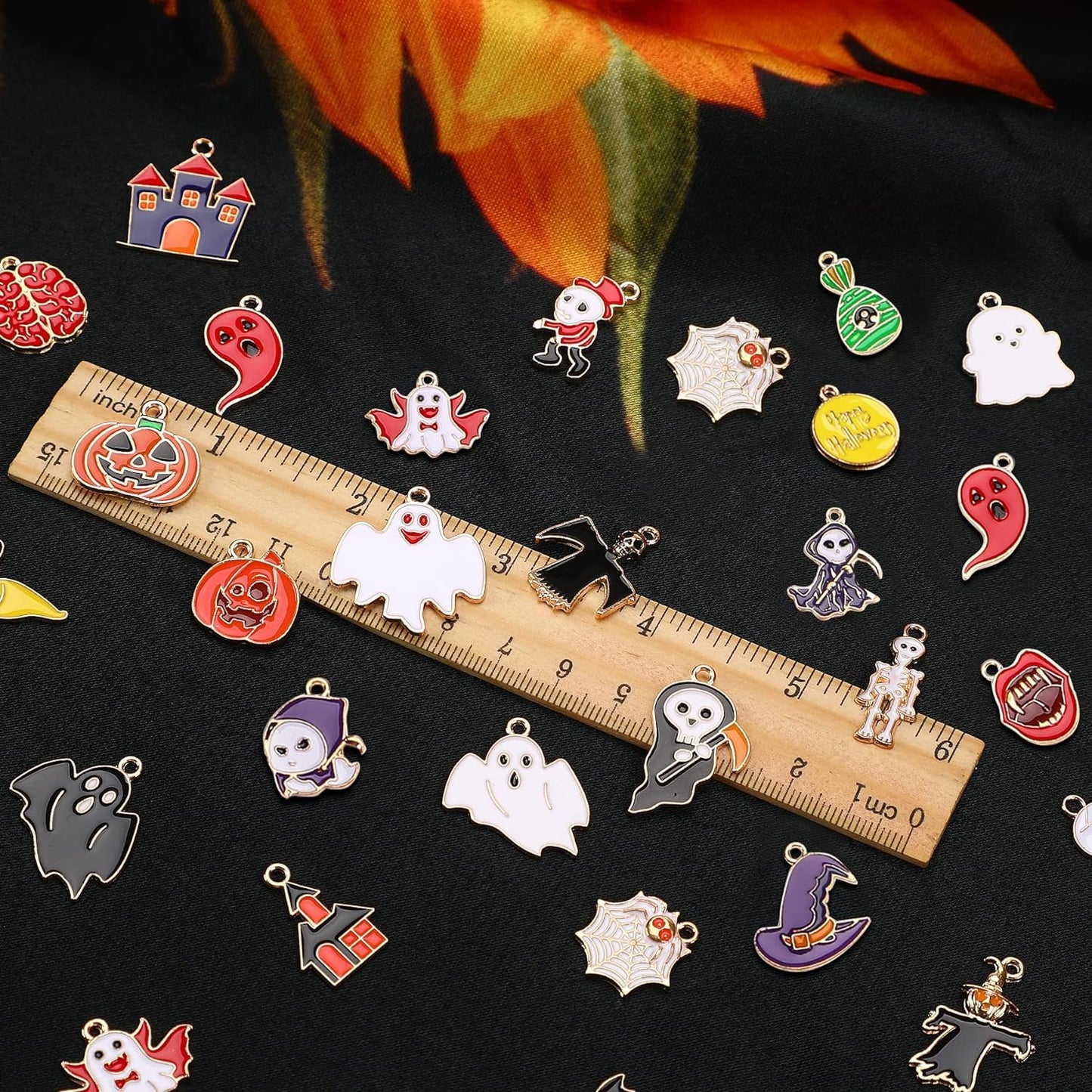 MARFOREVER 120 PCS Halloween Charms, Assorted Ghost Skeleton Bat Witch Pumpkin Skull Enamel Charm PendantsHalloween Charms for Jewelry Making Bracelet Necklace Earrings DIY Crafts Gifts