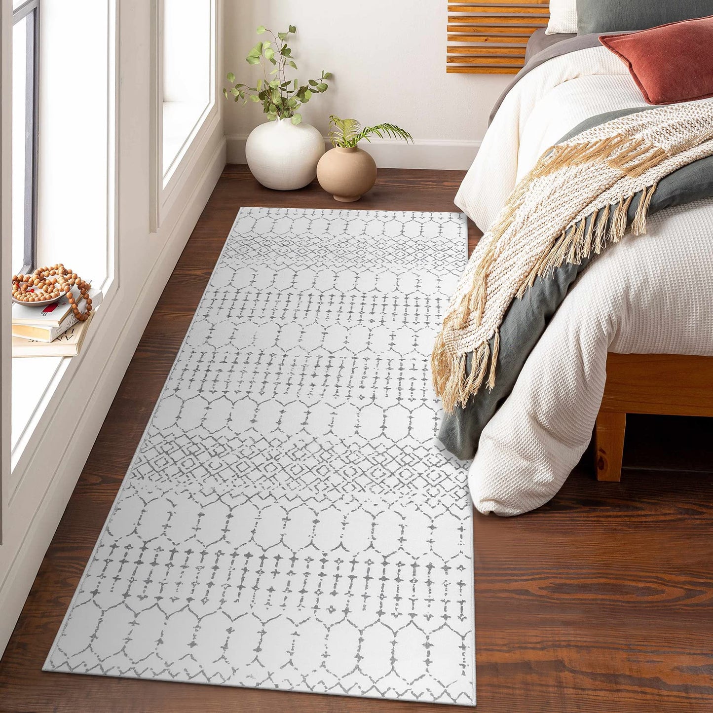 Lahome Moroccan Washable Runner Rug - 2x6 Non-Slip Throw Hallway Rug Runner Ultra-Thin Soft Kitchen Laundry Room White Print Distressed Carpet for Entryway Bathroom Living Room Hana