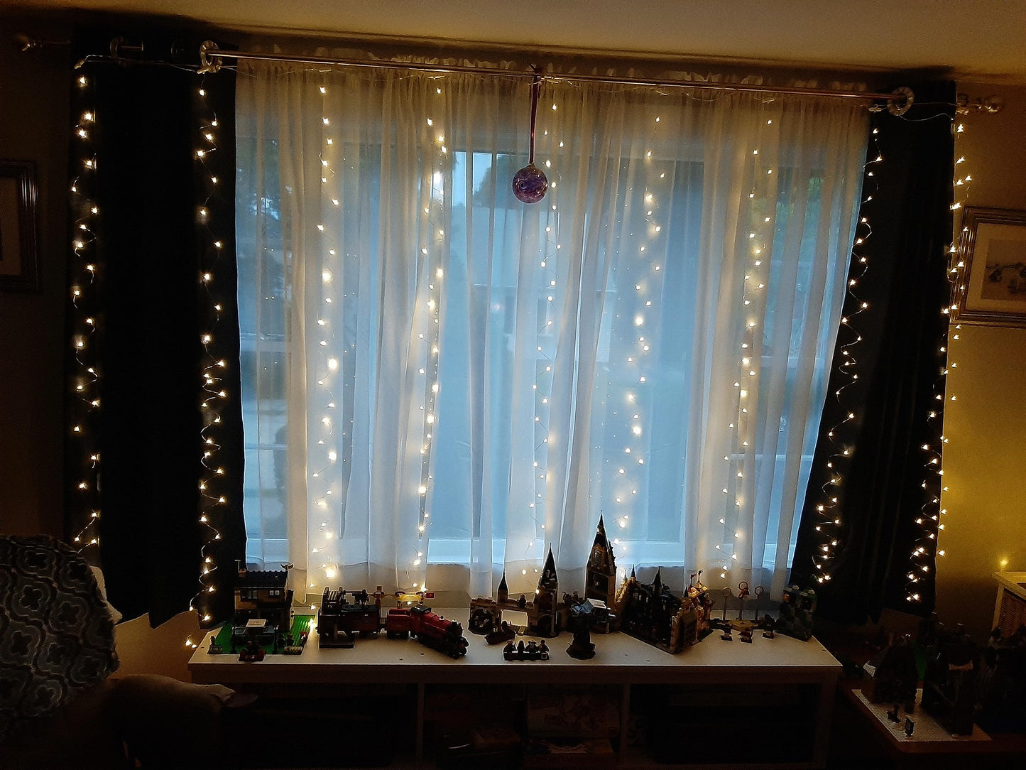 Honche 300Led Fairy Curtain String Lights 10x10ft with Remote Window Lights for Bedroom Wedding Party Festive Season Propose Christmas Decoration(Warm White)
