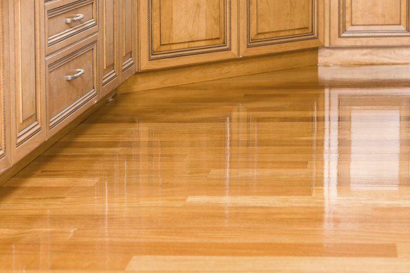 Howard Products Hardwood Floor Polish - Restor-A-Shine Wood Polisher for Furniture, Polishing Compound, Polish Compound, 16 oz