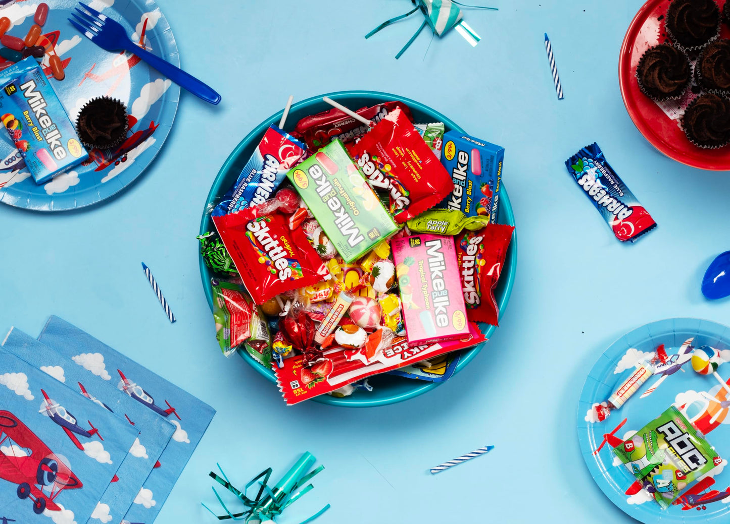 Dooboe Bulk Candy - Wholesale Big Bulk Candies - Halloween Individually Wrapped Candies - Schools, Offices, Teachers Rewards, Claw Machine (18 Pounds)