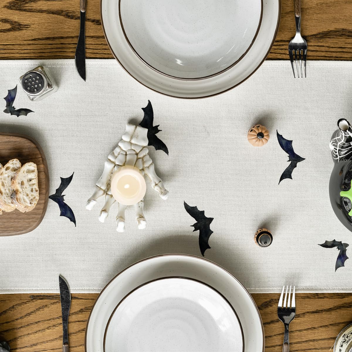 Artoid Mode Silhouette Black Bats Halloween Table Runner, Fall Kitchen Dining Table Decoration for Home Party Decor 13x72 Inch