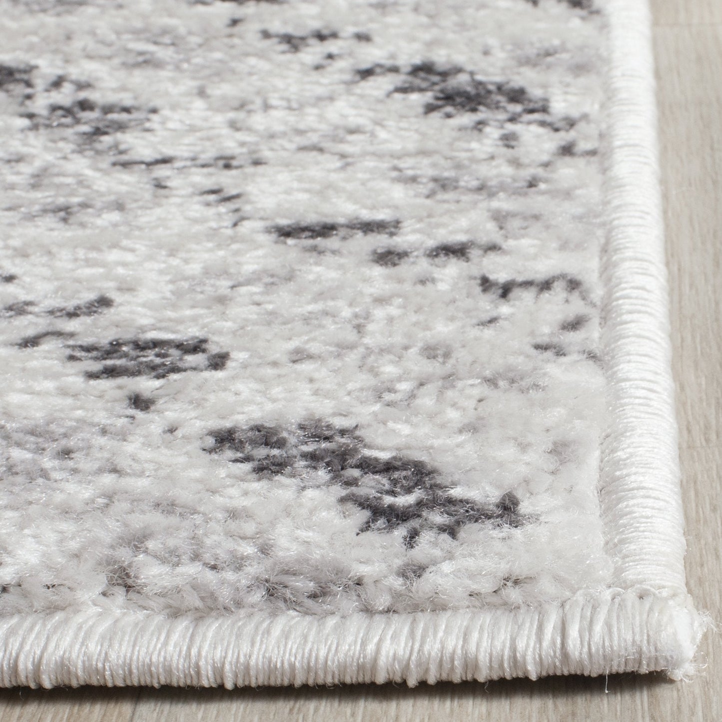 SAFAVIEH Adirondack Collection Area Rug - 9' x 12', Ivory & Charcoal, Chevron Design, Non-Shedding & Easy Care, Ideal for High Traffic Areas in Living Room, Bedroom (ADR104N)