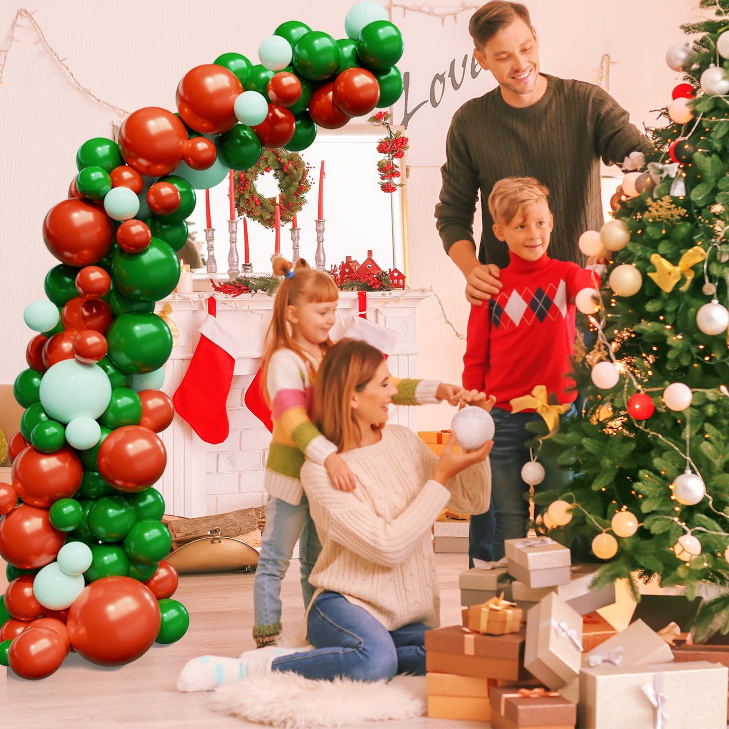 Christmas Balloons Garland Arch Kit, 129pcs Red Green White Balloons Kit Different Size,Red and Green Latex Balloons for Christmas New Years Party Decorations