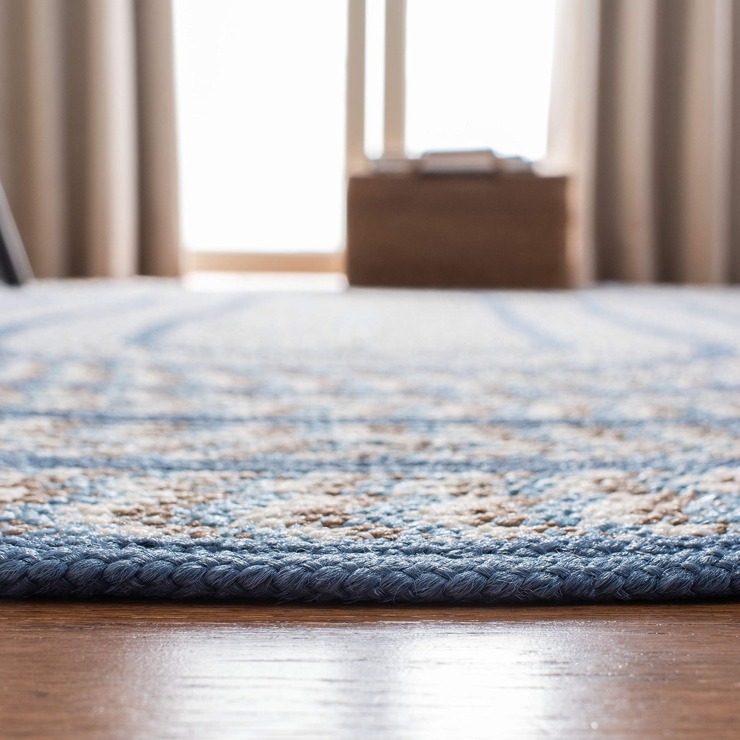 SAFAVIEH Braided Collection 3' x 5' Oval Ivory/Blue BRD401A Handmade Country Cottage Reversible Area Rug