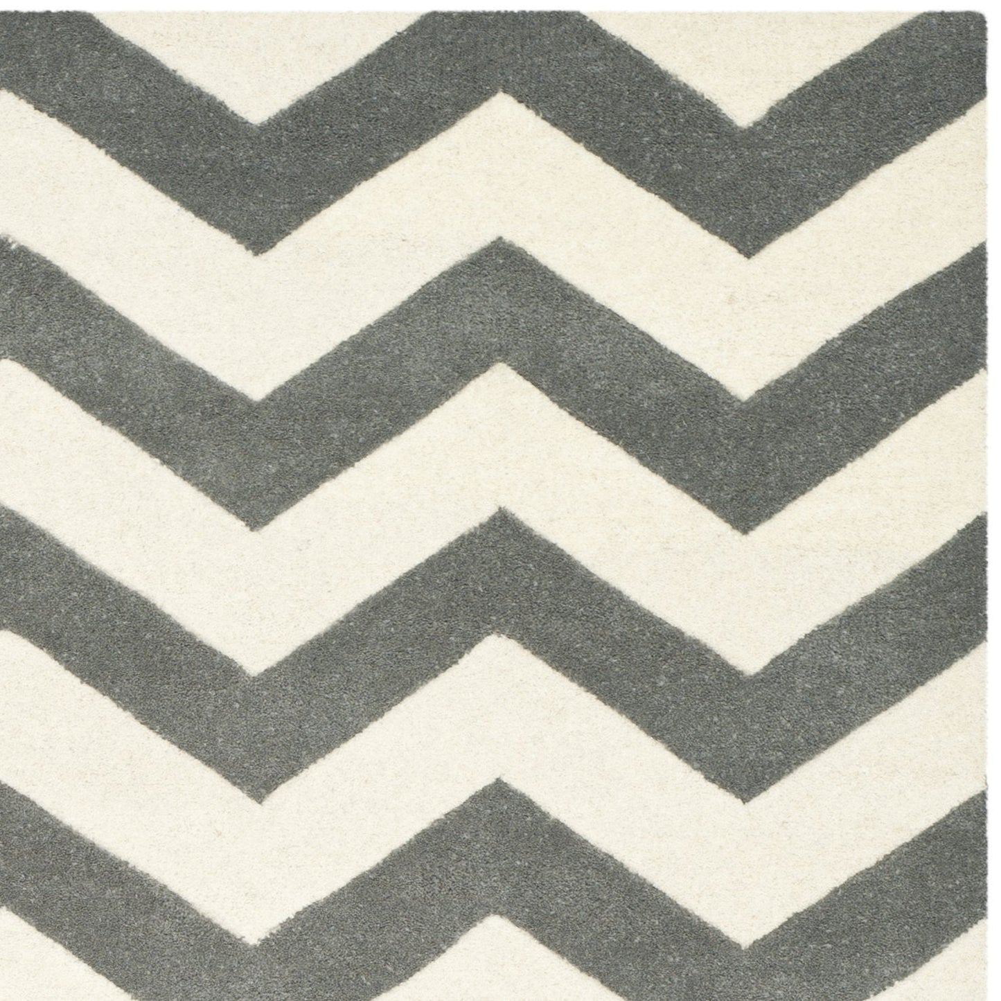 SAFAVIEH Chatham Collection Accent Rug - 4' x 6', Dark Grey & Ivory, Handmade Chevron Wool, Ideal for High Traffic Areas in Entryway, Living Room, Bedroom (CHT715D)