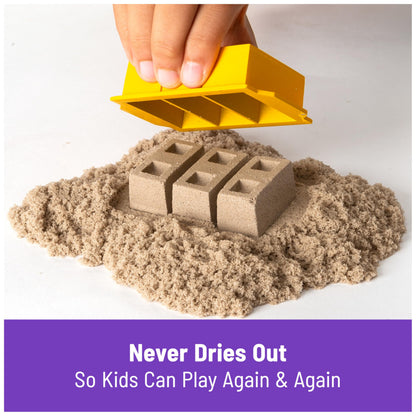 Kinetic Sand, Dig & Demolish Truck Playset with 453 g of Kinetic Sand, for Kids Aged 3 and Up