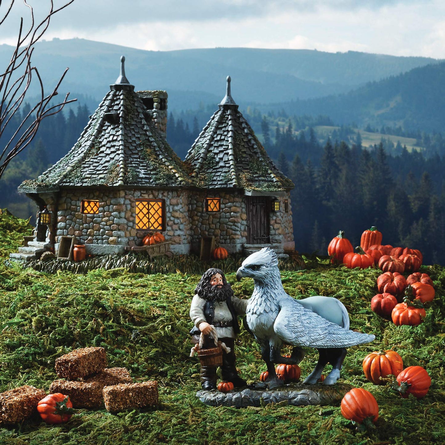 Department56 Resin Harry Potter Village Accessories Proud Hippogriff Indeed Figurine, 3.35", Multicolor