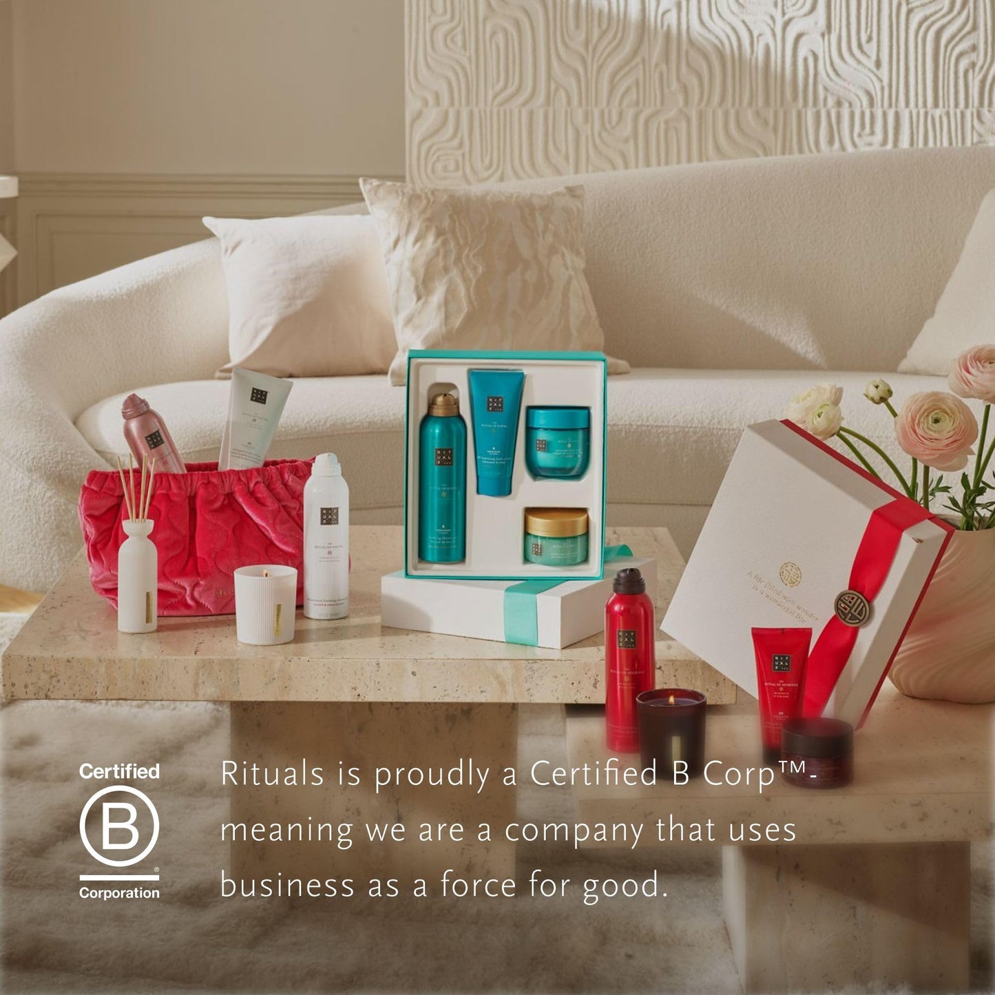 RITUALS Gift Set The Ritual of Sakura Small - Four Skincare Products Enriched with Cherry Blossom and Rice Milk - Bath Gift Box with Renewing Properties