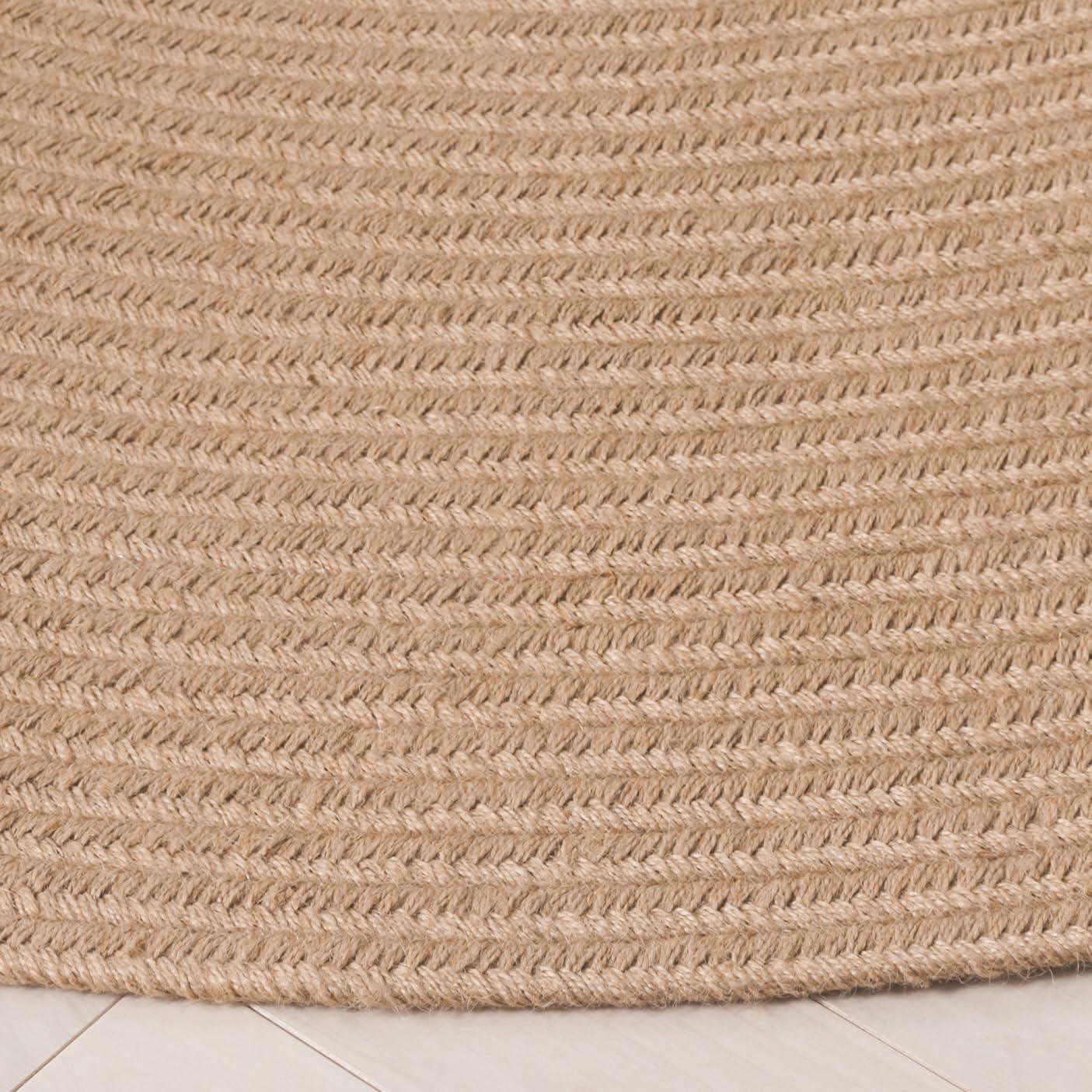 Safavieh Braided Collection Area Rug - 6' x 9' Oval, Natural, Handmade Jute, Ideal for The Living Room, Dining, Bedroom (BRA802A)