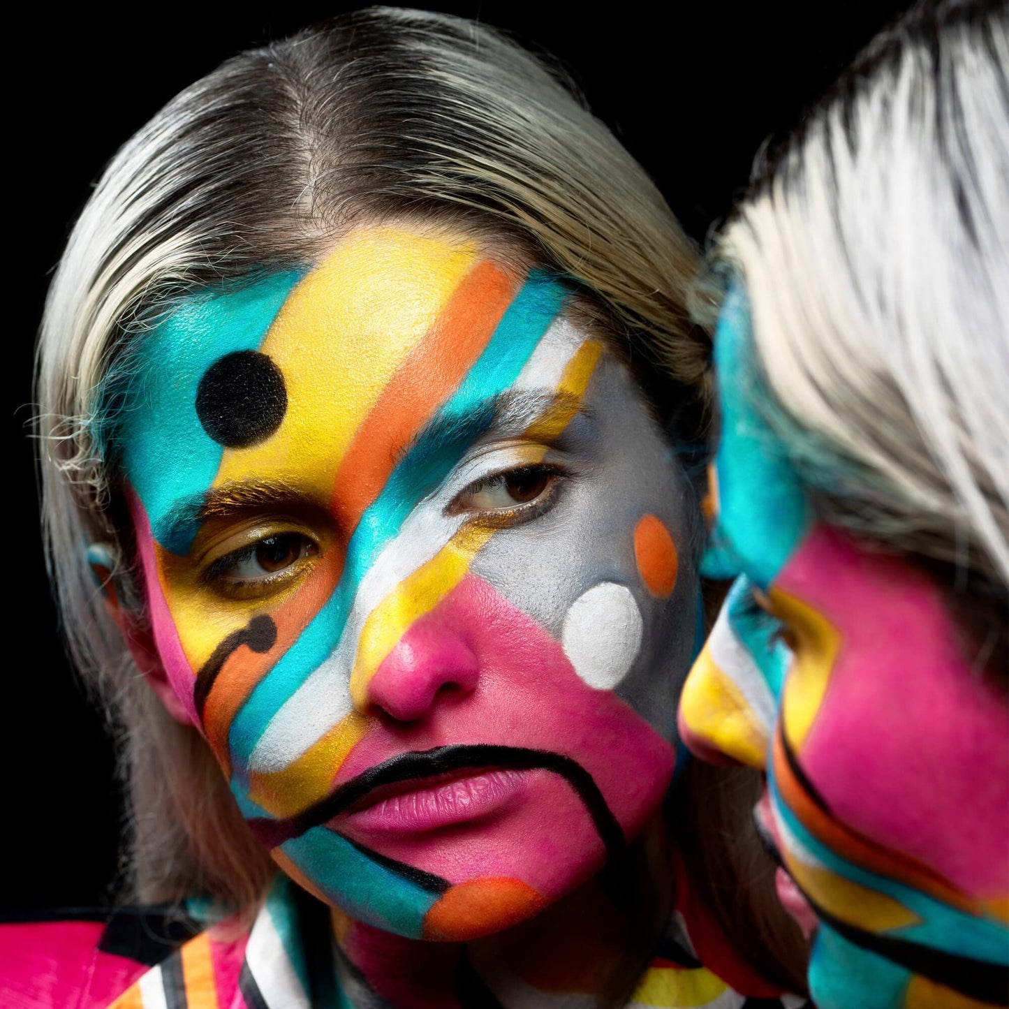 CCbeauty 36 Colors Face Paint,Professional Face Painting Kit,Neon Body Paint Palette Kit,Non-Toxic Special Effect SFX Makeup Kit,Halloween Costume Cosplay For Adult,Translucent Loose Powder,10 Brushes