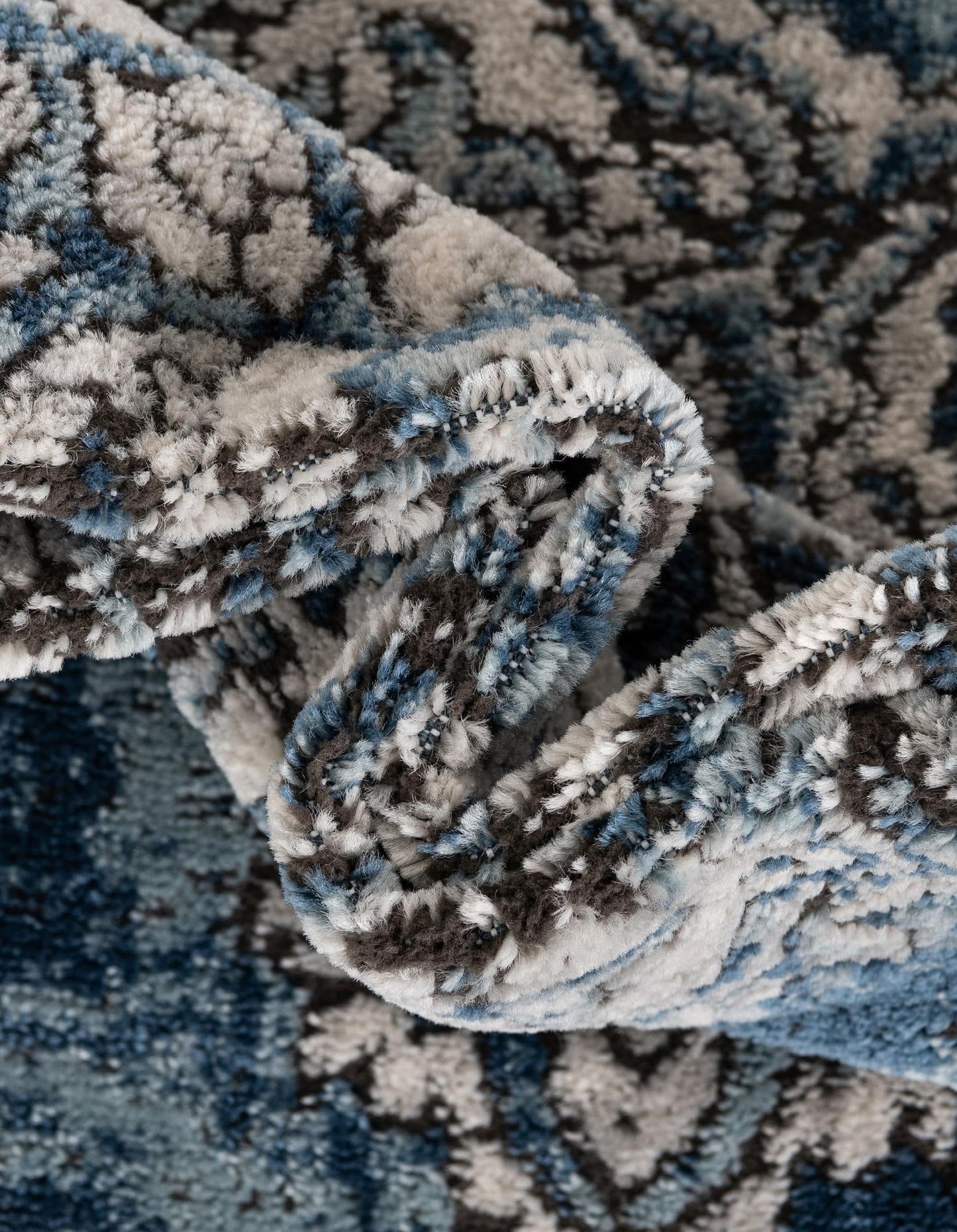 Unique Loom Nyla Collection Area Rug - Smile (6' 1" x 9' Oval Blue/Light Blue)