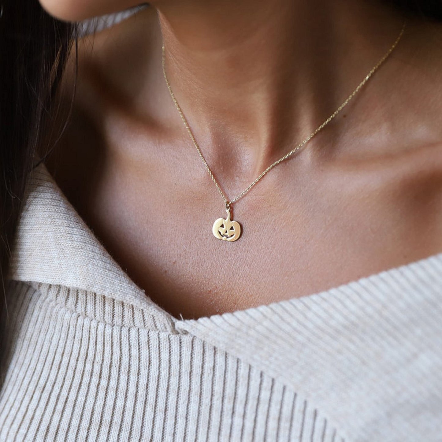 Pencros Dainty Pumpkin Necklace,18K Gold Plated Pumpkin Delicate Chain Minimalist Simple Halloween Jewelry Friend's Gift