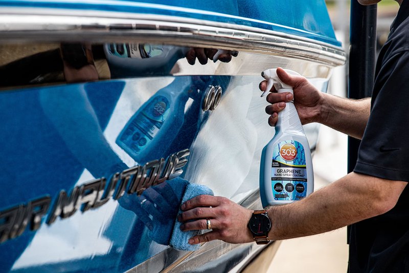 303 Products Marine Graphene Nano Spray Coating - Next Level Protection - Enhances Gloss and Depth - Reduces Water Spotting - UV Ray Protection- Safe to Use in the Sun - 32 fl. oz. (30251), White