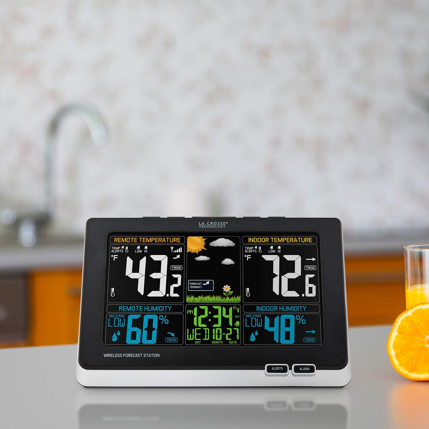 La Crosse Technology 308-1414MB-INT Wireless Color Weather Station with Mold Indicator, Black