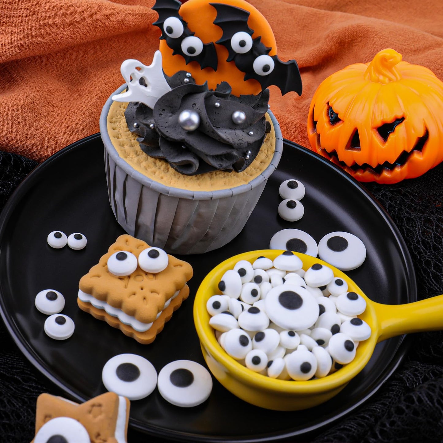 Edible Candy Eyes Sprinkles for Cake Decorating 4.58oz, Halloween Eyeball Sprinkles for Cookie Baking Ice Cream Brownie Cupcake Toppings