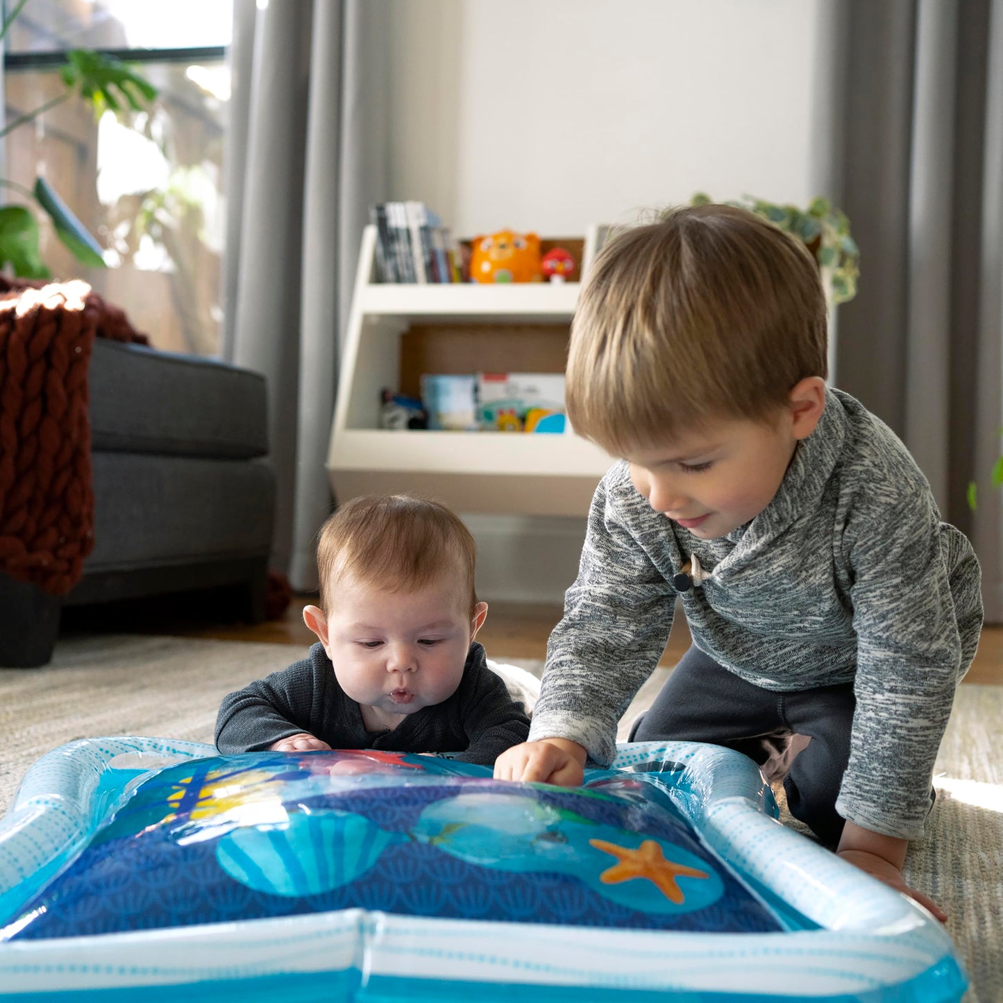 Baby Einstein Tummy Time Water Play Mat, Activity Center and Sensory Toy for Babies - Opus’S Ocean of Discovery, Newborn and Up, Black (1er Pack)
