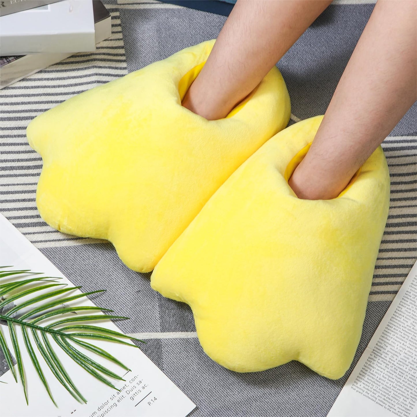 Meanplan Duck Slippers, Winter Feet Slippers Yellow Cartoon Shoes Fluffy Claw Paw Shoes Halloween Party Gift(Size 6.5-8.5)