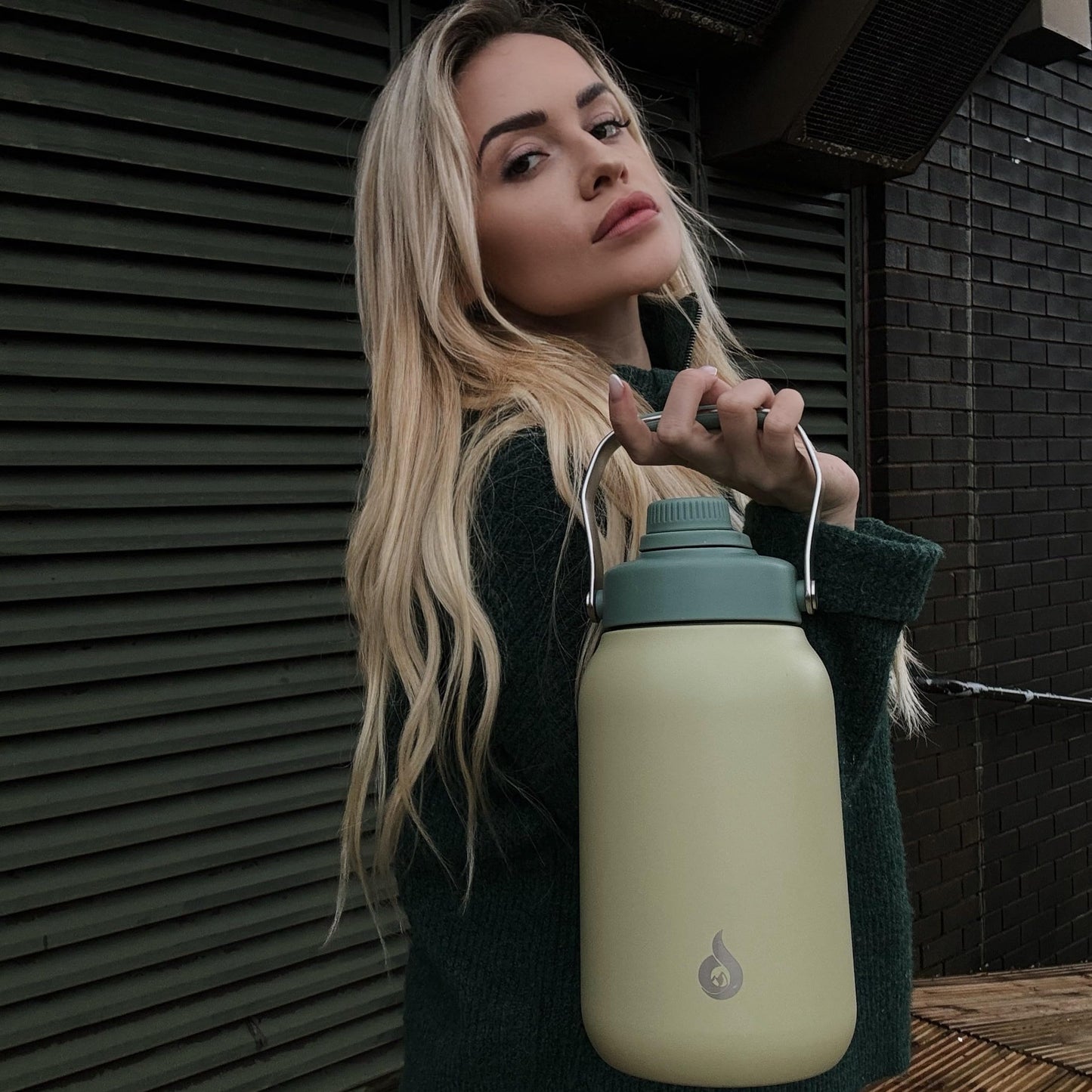 BJPKPK Half Gallon Insulated Water Bottles, 64oz Water Jug with Metal Handle & BPA Free Spout Lid, Dishwasher Safe Thermo, Large Stainless Steel Gym Sport Jugs, Navy Blue