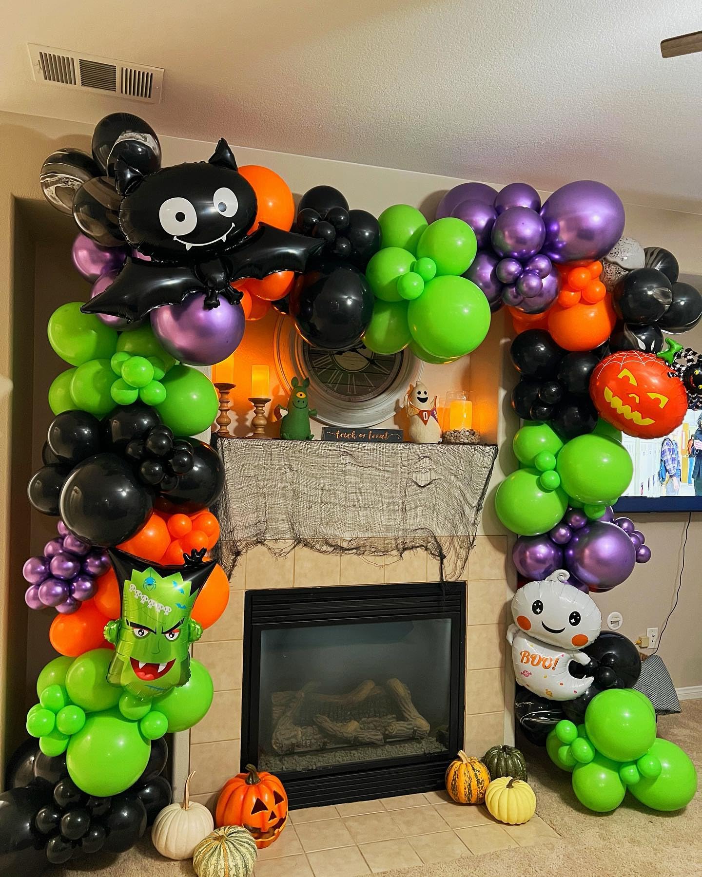 Halloween Balloon Arch Garland Kit, 124pcs Black Purple Orange Green Latex Balloons Arch for Birthday, Halloween Decorations