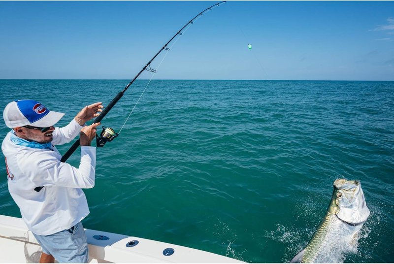 Penn Battle IV Spinning Fishing Reel - High Performance, Durable Design | 2500 Size