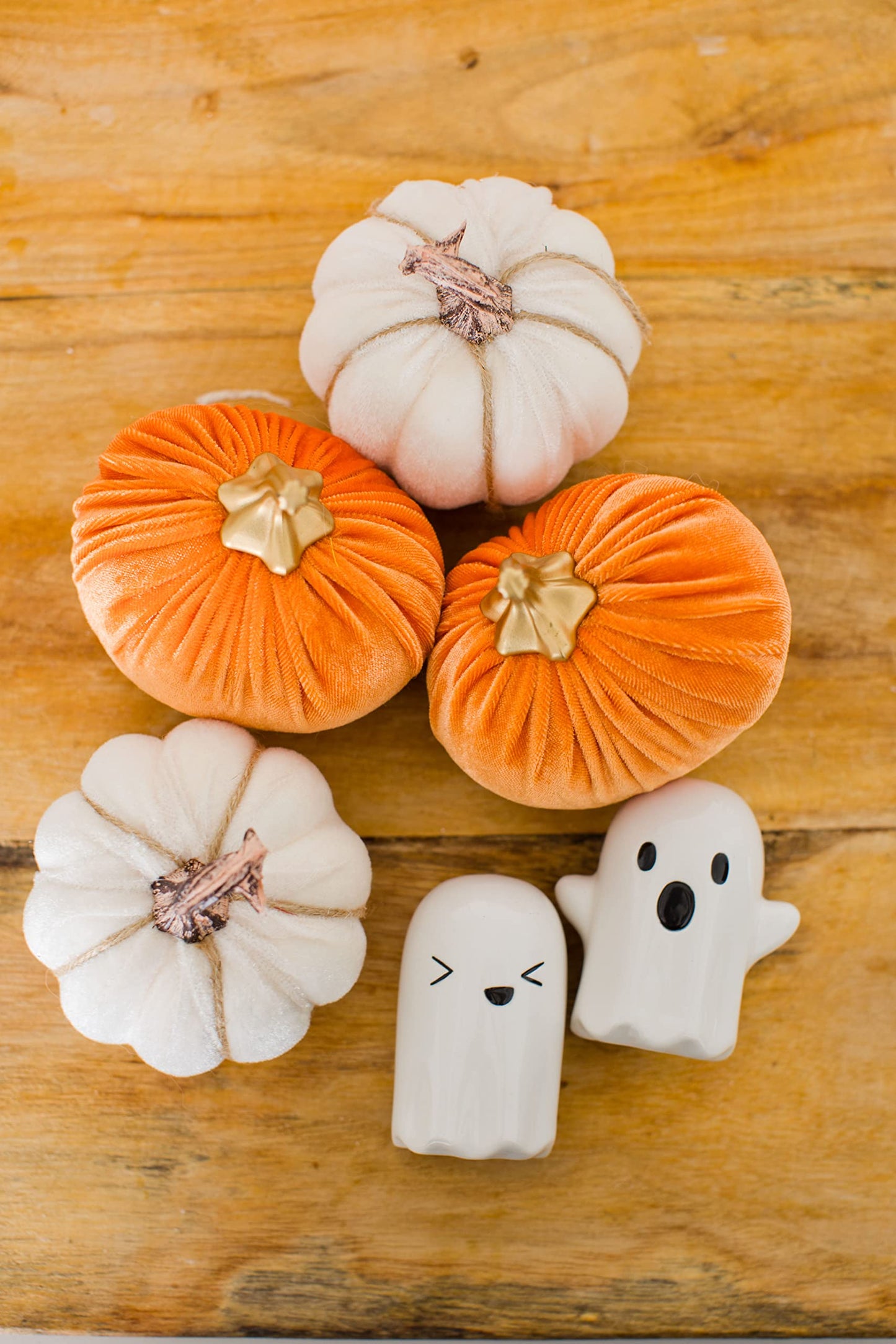 Pearhead Ceramic Ghosts Salt & Pepper Shakers, Halloween Accessory For The Home and Kitchen, Must Have Fall Décor, Set of 2