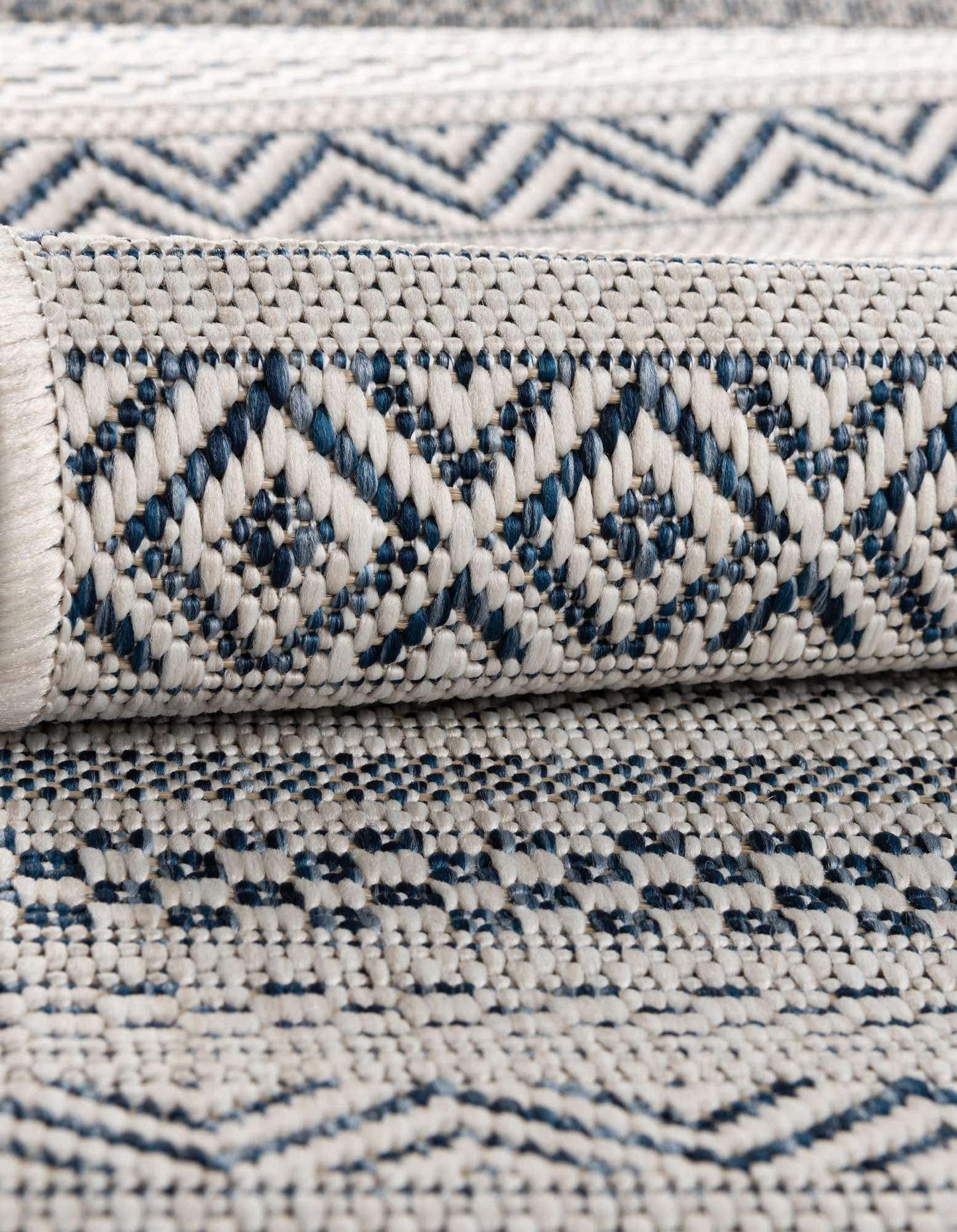 Unique Loom Outdoor Striped Collection Area Rug - Maia (4' 1" x 6' 1" Rectangle, Light Blue/Ivory)