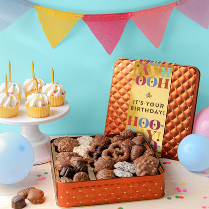 BONNIE AND POP - Birthday Food Gift Basket, Happy Birthday Chocolate, Birthday Gift Box, Food Birthday Gifts for Women and Men, Birthday Treats, Prime Snack Gift Arrangements, Bonnie and Pop