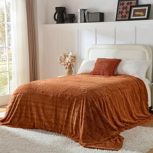 Krifey Burnt Orange Faux Fur Blanket for King Size Bed, 3D Marble Texture Soft Cozy Fuzzy Plush Thick Fall Blanket, Birthday for Women Mom Girlfriend, Camel, 108x90in