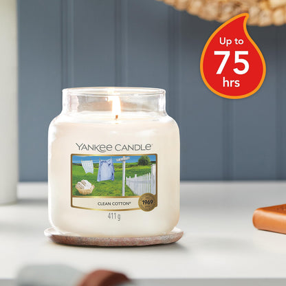 Yankee Candle Scented Candle | Clean Cotton Medium Jar Candle| Long Burning Candles: up to 75 Hours | Gifts for Women