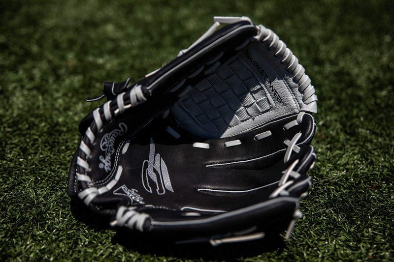 Rawlings | SURE CATCH T-Ball & Youth Baseball Glove | Right Hand Throw | 9.5" | Black/Grey