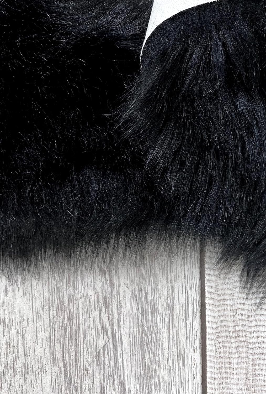 LAMBZY Sheepskin Style Rug, Ultra Soft 6 Pelts, Black, 6’x6’