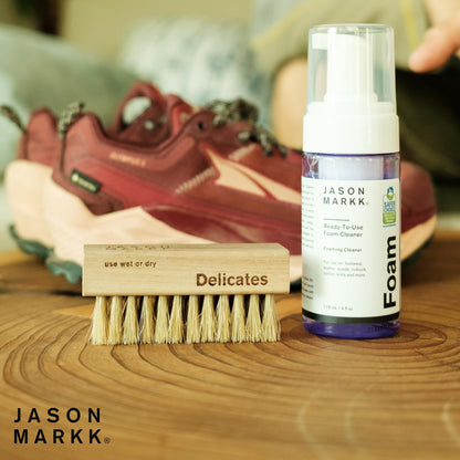 Jason Markk Quick Clean Kit, Shoe Cleaner, Trainers Care, 2-Piece Set, Ready-To-Use Foam & Delicates Brush, Ideal for Footwear, Safe for Leather, Suede, Nubuck, Cotton, Knits, 4oz