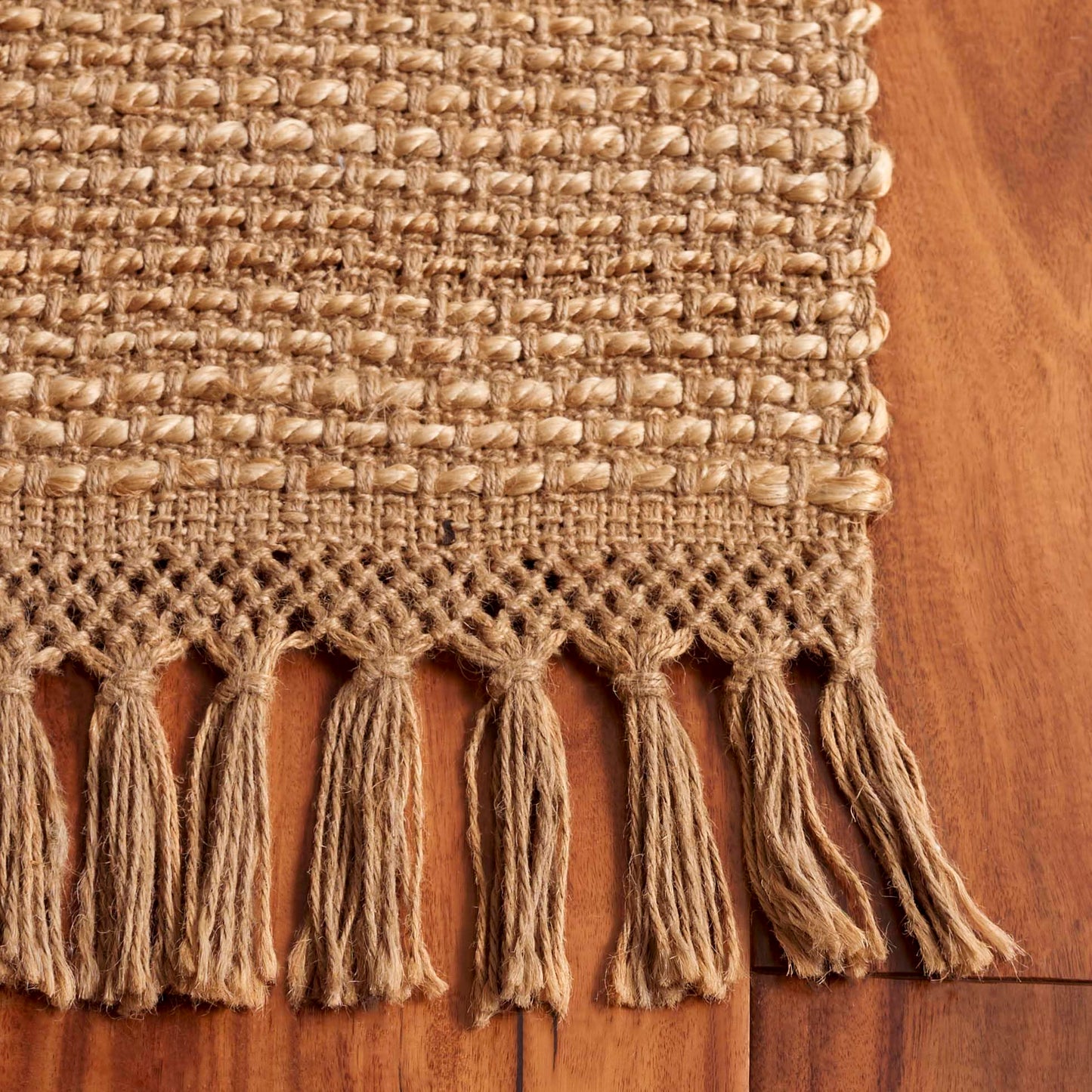SAFAVIEH Natural Fiber Collection Area Rug - 4' x 6', Natural, Geometric Design, Ideal for High Traffic Areas in Living Room, Bedroom, Dining (NF357A)