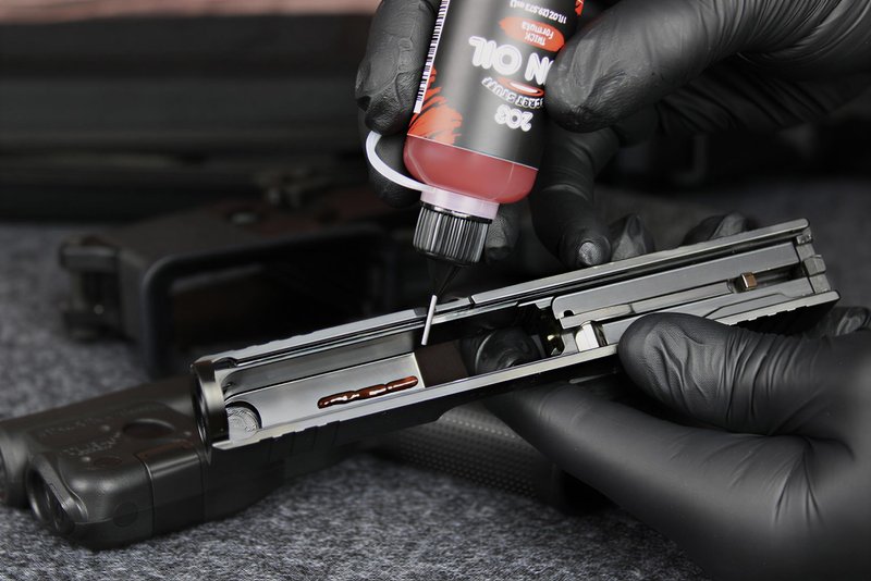 203 Gun Oil Thick High Viscosity Extreme Temperature Resistant, Reduces Wear Protects Against Rust and Corrosion, Needle Oiler 1 oz