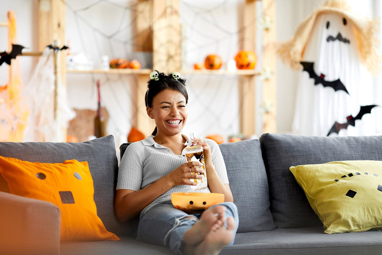 ANOTION Halloween Cups, Ghost Decor 24 oz Mug Mason Jar Glass Cups with Lids and Straws Ghost Tumblers Coffee Cups Cookie Jar Glasses Glassware Drinking Glasses Halloween Decorations Indoor