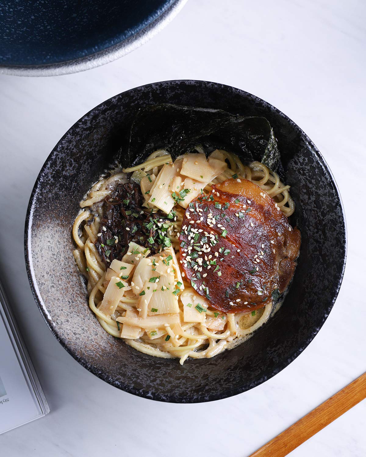 Kanwone Ceramic Japanese Ramen Bowl Set, Noodle Soup Bowls - 37 Ounce, with Matching Spoons and Chopsticks for Udon Soba Pho Asian Noodles, Set of 2, Black