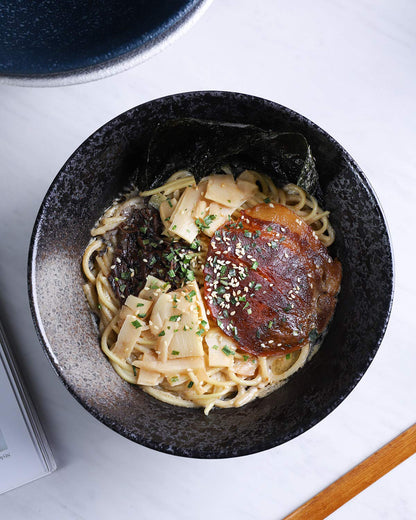 Kanwone Ceramic Japanese Ramen Bowl Set, Noodle Soup Bowls - 37 Ounce, with Matching Spoons and Chopsticks for Udon Soba Pho Asian Noodles, Set of 2, Black