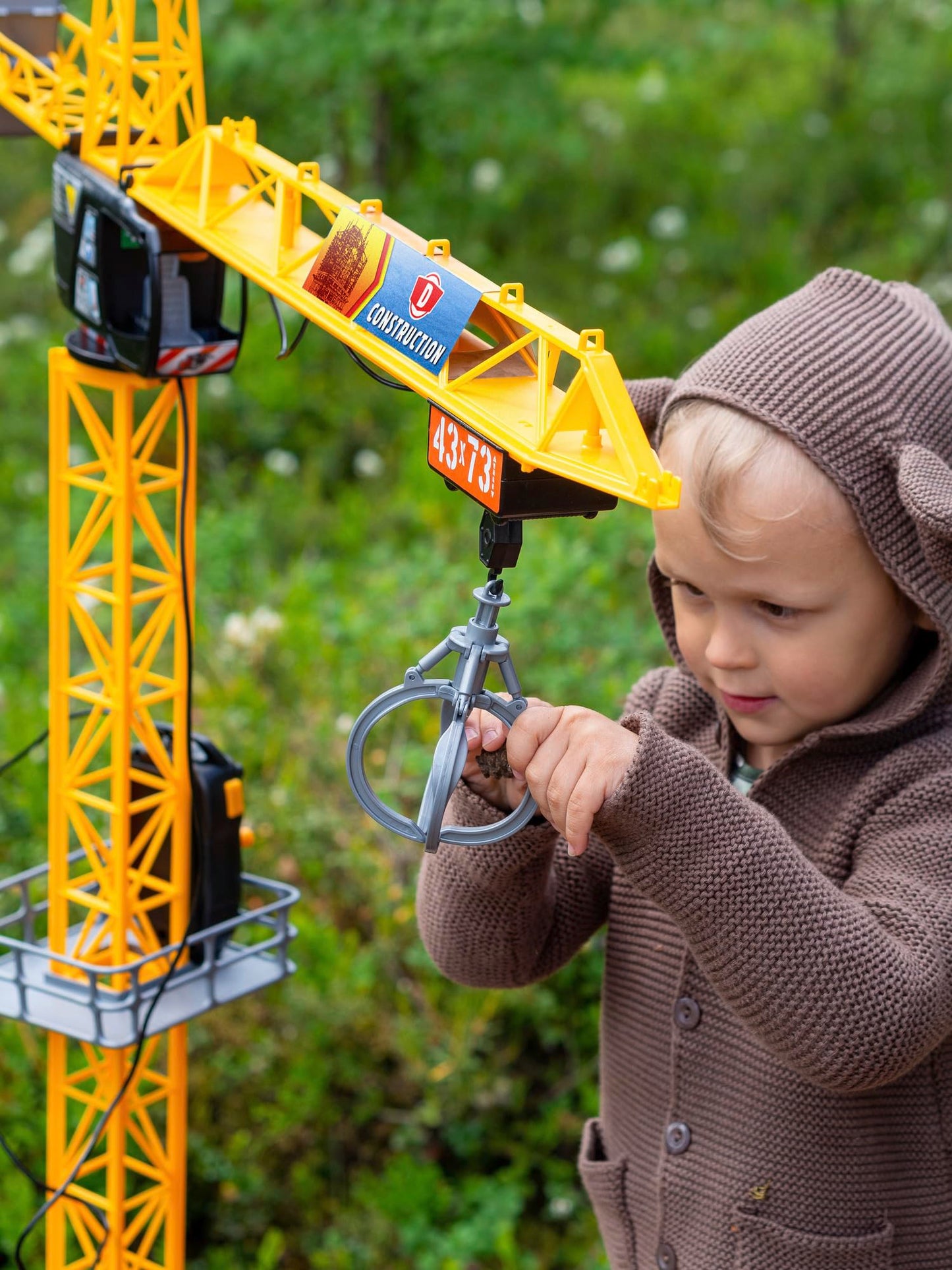 Dickie Toys Remote Control Crane Toy | Rotating Cabin with Working Winch & 250-degree Movement | Extensive Accessories | Height 120cm | Ages 3+