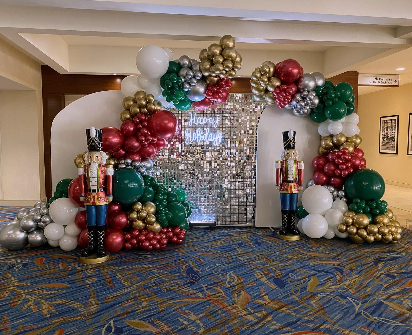 Christmas Balloons, 50pcs 12 inch Red Green Gold Latex Balloons for Christmas Party Decorations