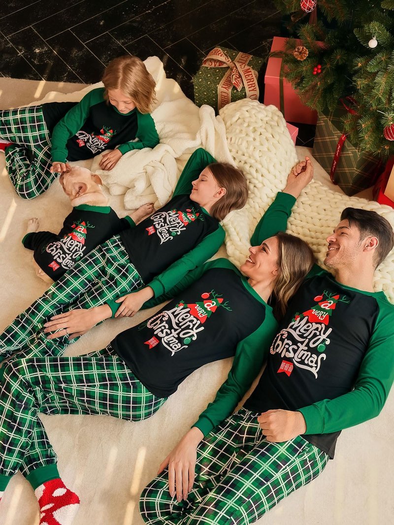 Haloumoning Family Christmas Pajamas Matching Sets Xmas PJs Sets Holiday Jammies Sleepwear Green