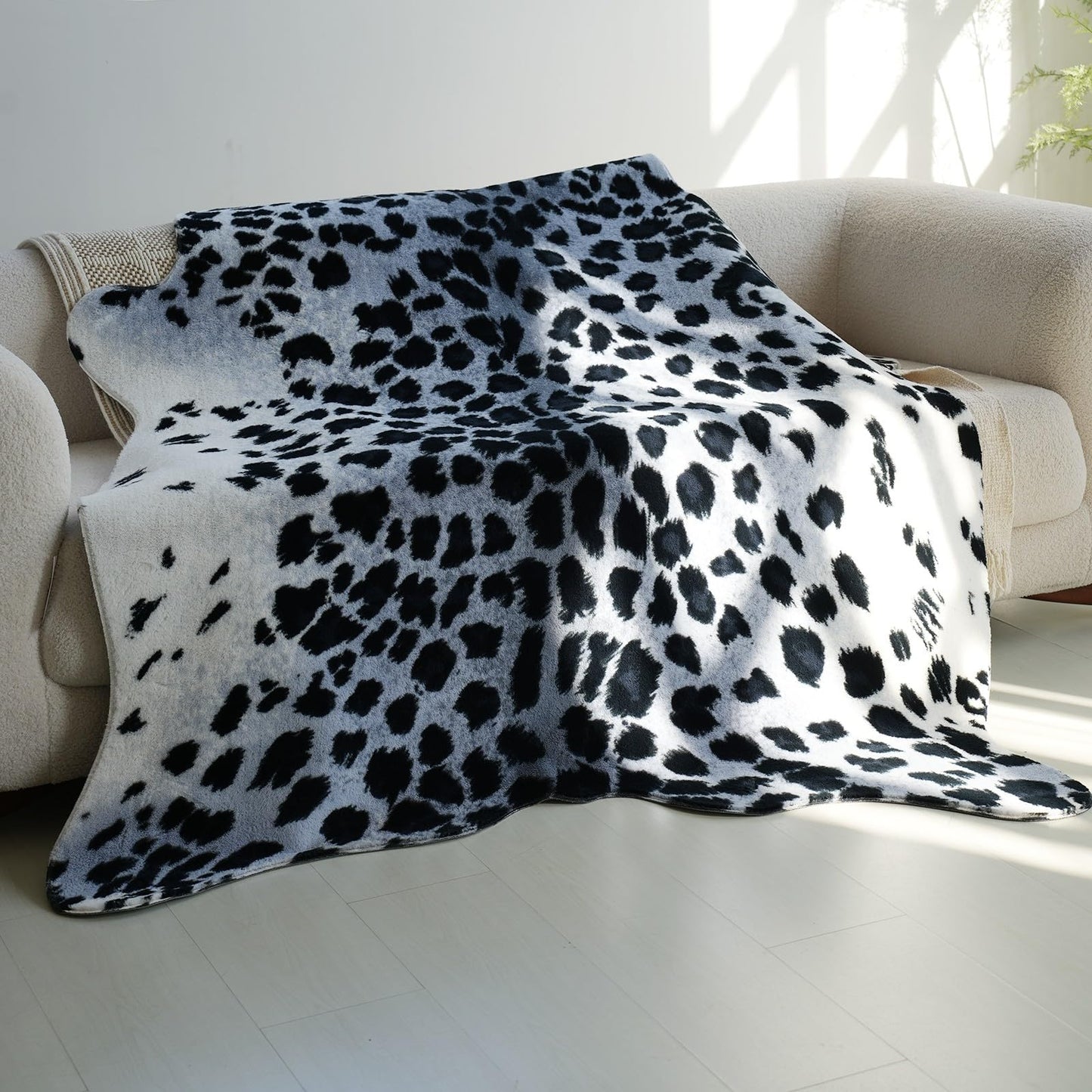 rugoo Leopard Print Faux Fur Cowhide Rug, 4.6 x 6.6 Feet Carpet Washable mats Cheetah Animal Skin Area Rug for Living Room, Bedroom, Office, Khaki Brown (Blue)