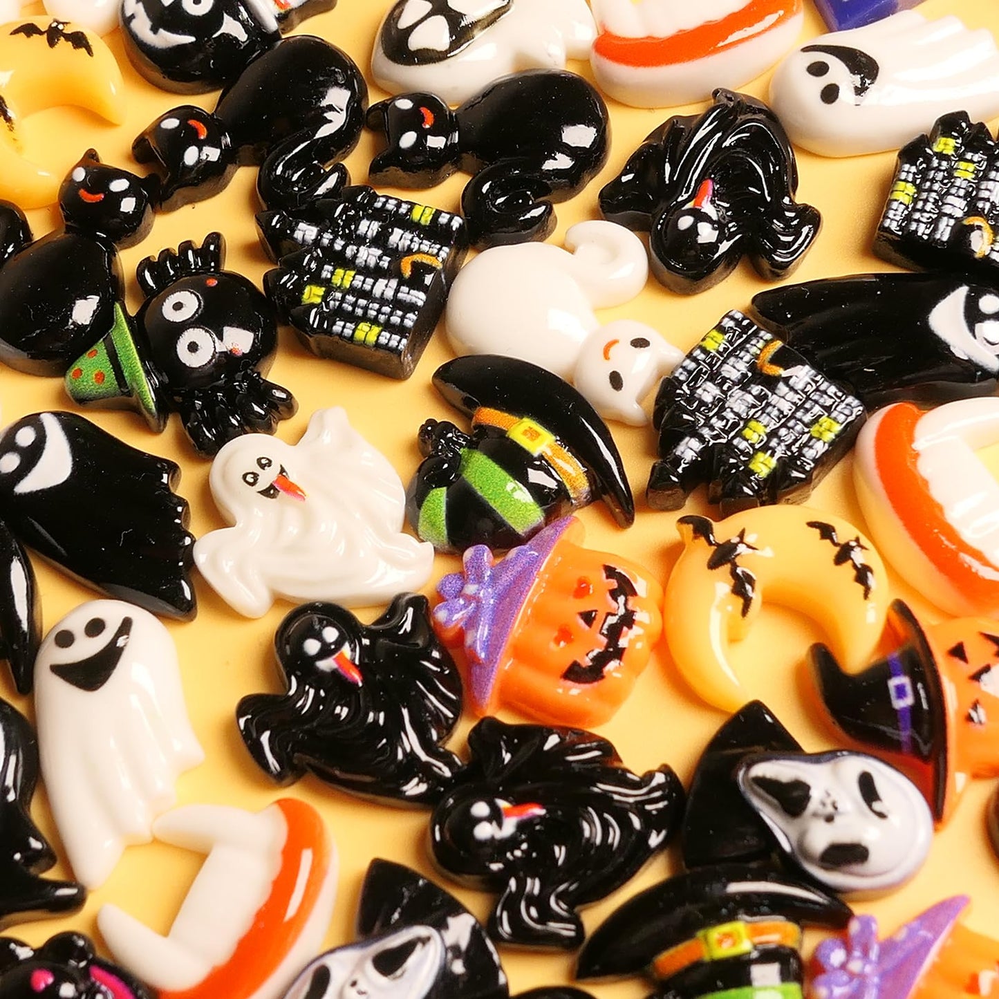 HADDIY Halloween Resin Charms for Crafts,100 Pcs Flatback Slime Charm Beads Miniature Ornaments for Halloween Embellishments Scrapbook and Mini Decorations