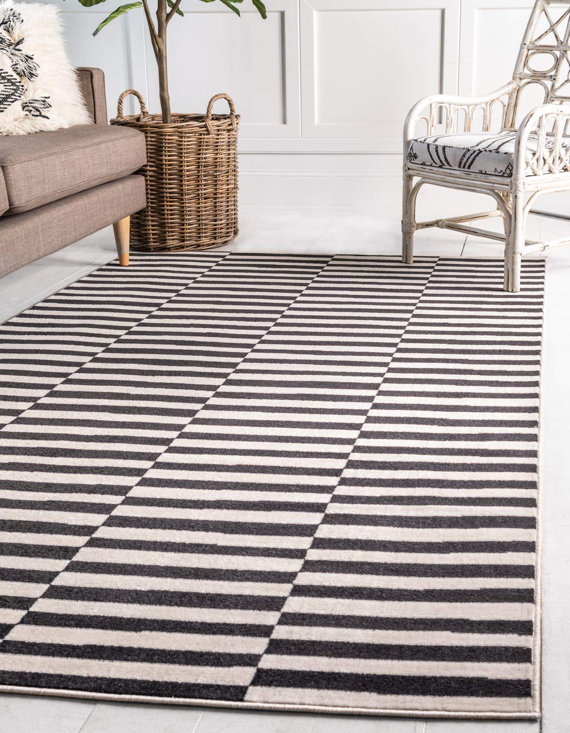 Unique Loom Williamsburg Collection Casual Transitional Thick Alternating Stripes Area Rug (6' 0 x 9' 0 Rectangular, Black/Beige)
