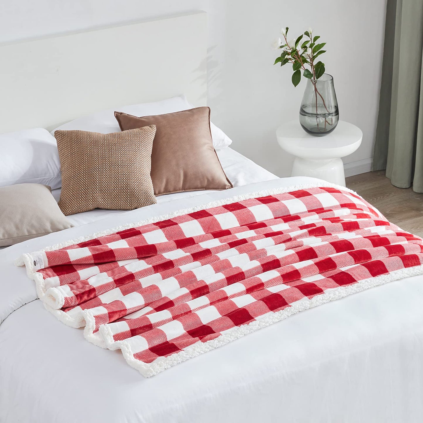 Touchat Sherpa Red and White Buffalo Plaid Christmas Twin Blanket 60" X 70", Fuzzy Fluffy Soft Cozy Blankets, Fleece Flannel Plush Microfiber Throw for Couch Bed Sofa (Red and White)