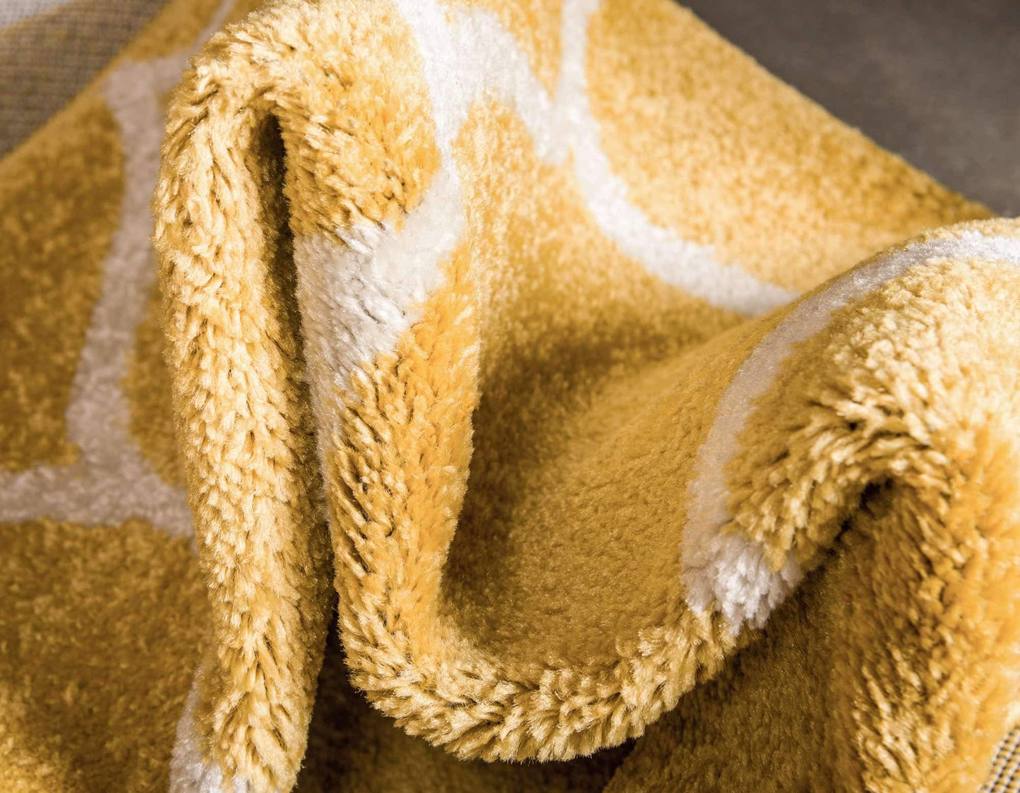 Unique Loom Trellis Frieze Collection Area Rug - Rounded (4' 1" x 6' 1", Yellow/ Ivory)